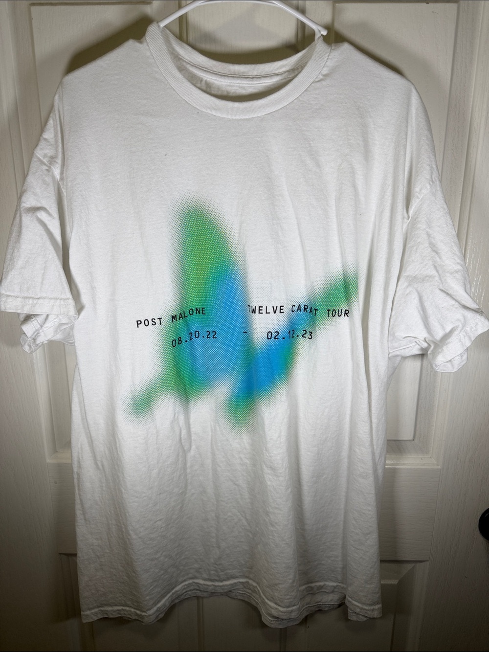 White Short Sleeve Graphic Tee with Green and Blue Spray Print